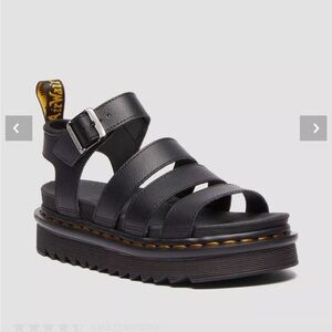 Dr. Martens BLAIRE
Athena Leather Strap Sandals